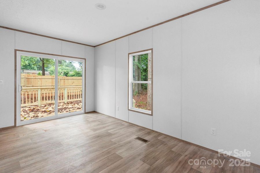 Spacious, unfurnished interior of a new home in , Lincolnton (Image 13).