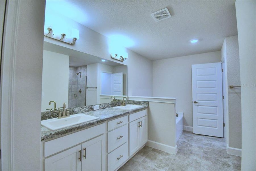 Furnished interior view inside a new home in Cadence Crossing, Auburndale (Image 14).