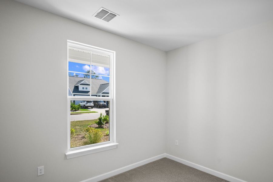 Spacious, unfurnished interior of a new home in Coastal Club of the Carolinas, Calabash (Image 17).