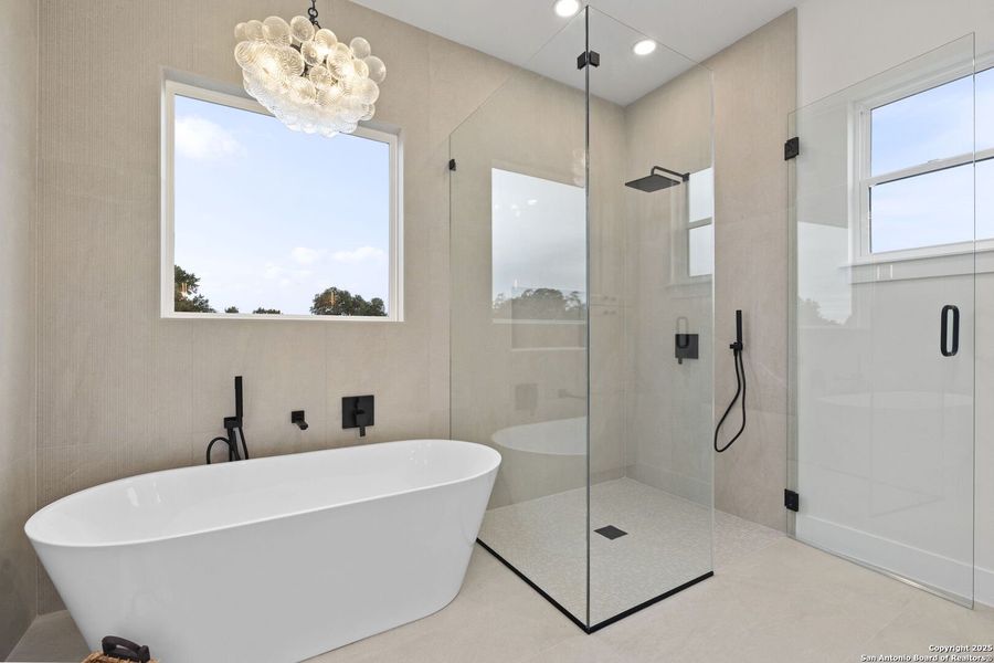 Furnished interior view inside a new home in , Bandera (Image 12).