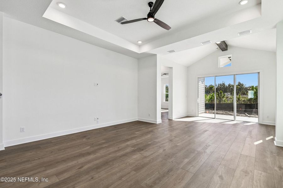 Spacious, unfurnished interior of a new home in Evergreen Island at Silverleaf - Executive, St. Augustine (Image 19). Spacious, unfurnished interior of a new home in Evergreen Island at Silverleaf - Executive, St. Augustine (Image 19).