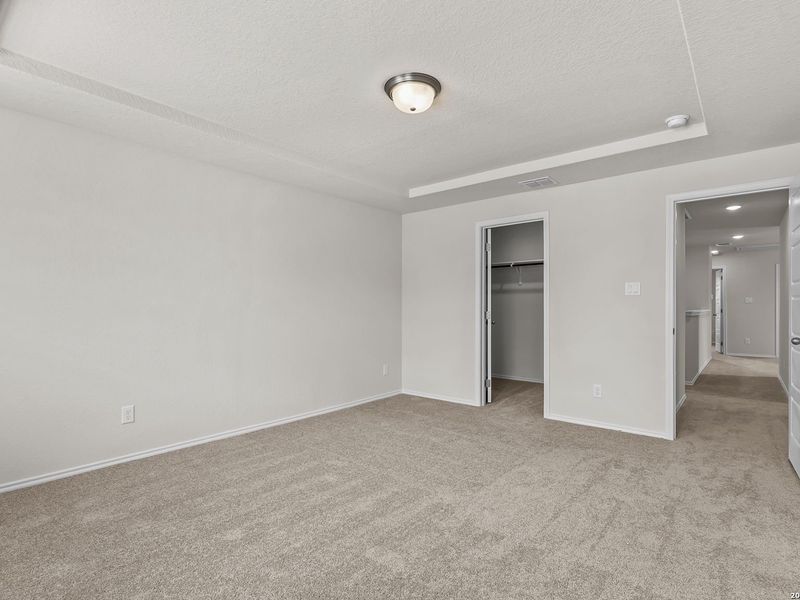 Spacious, unfurnished interior of a new home in Meadows at Oak Creek, San Antonio (Image 26).