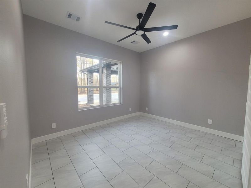 Spacious, unfurnished interior of a new home in , Splendora (Image 10).