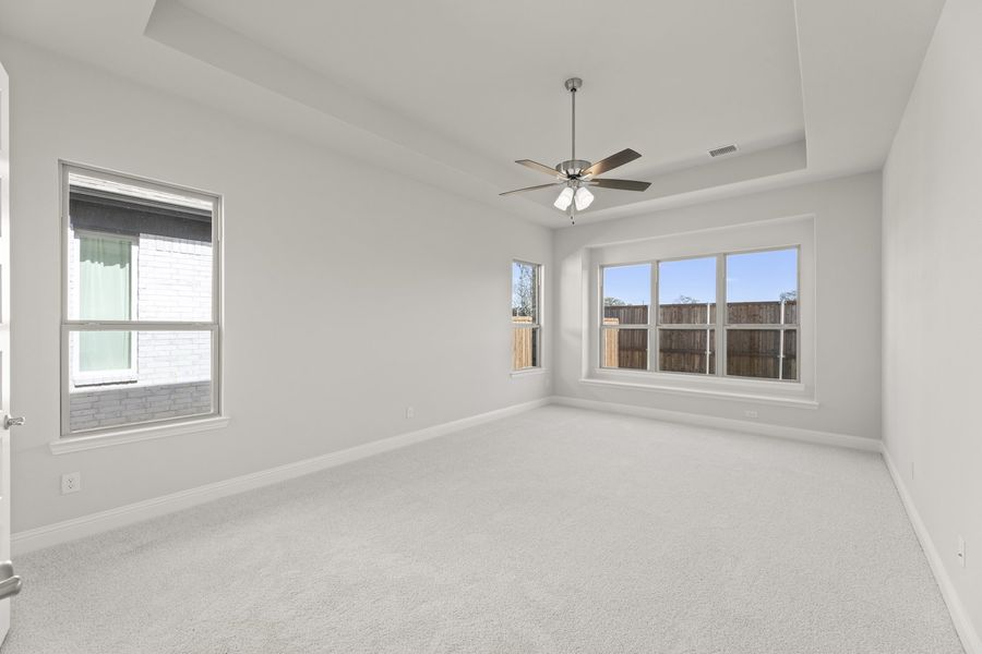 Spacious, unfurnished interior of a new home in Lake Shore Village, Rowlett (Image 23).