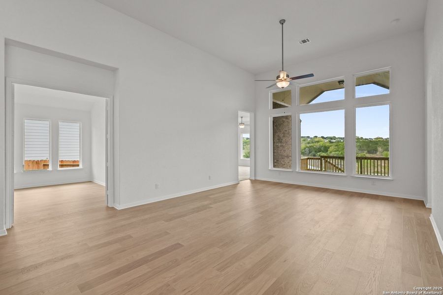 Spacious, unfurnished interior of a new home in Homestead 75', Schertz (Image 16).