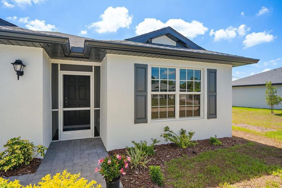 Exterior details and patio area of a home in , Port Charlotte (Image 3).