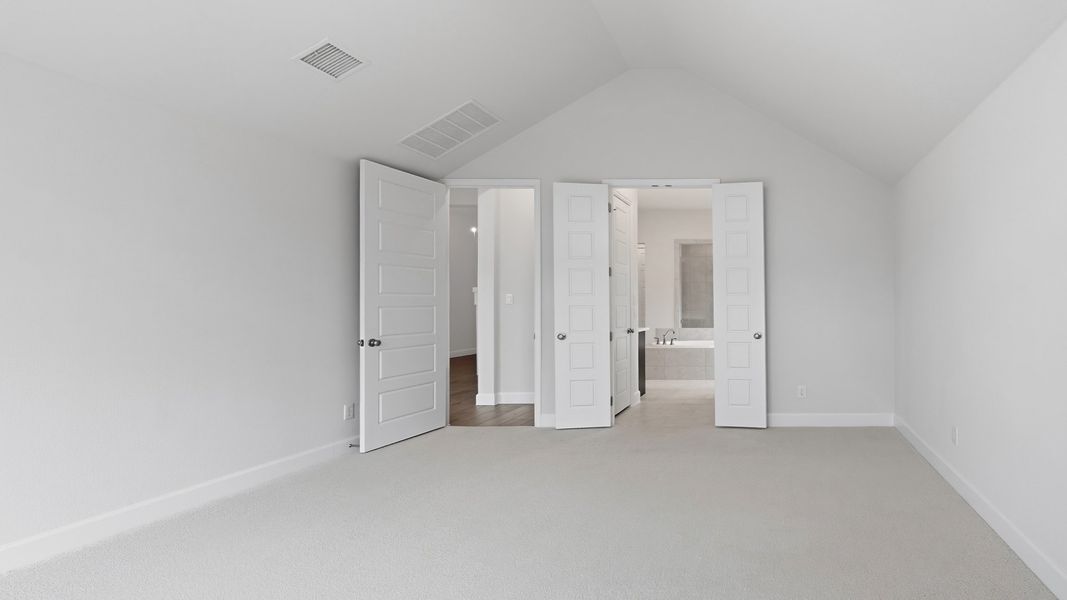 Spacious, unfurnished interior of a new home in Mustang Lakes, Celina (Image 22).