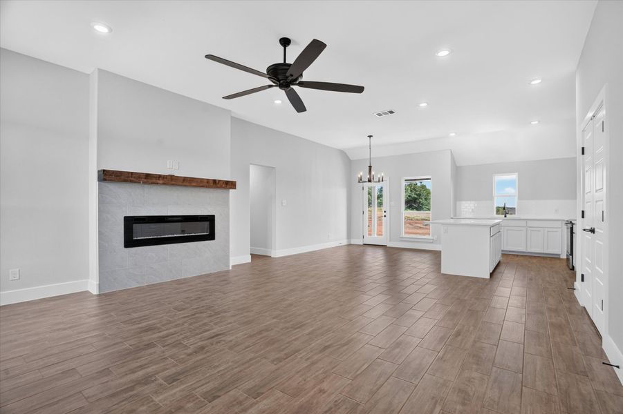 Spacious, unfurnished interior of a new home in Taylor Ranch, Springtown (Image 26).