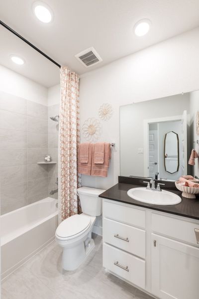 Image 81 representing the Goldeneye by Tri Pointe Homes in Tompkins Reserve, Katy, TX.