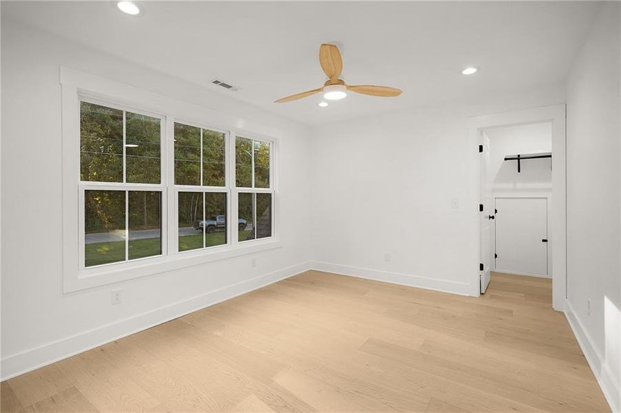Spacious, unfurnished interior of a new home in , Calhoun (Image 27).