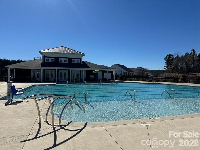 Community amenities in Nolen Farm, Gastonia (Image 27).