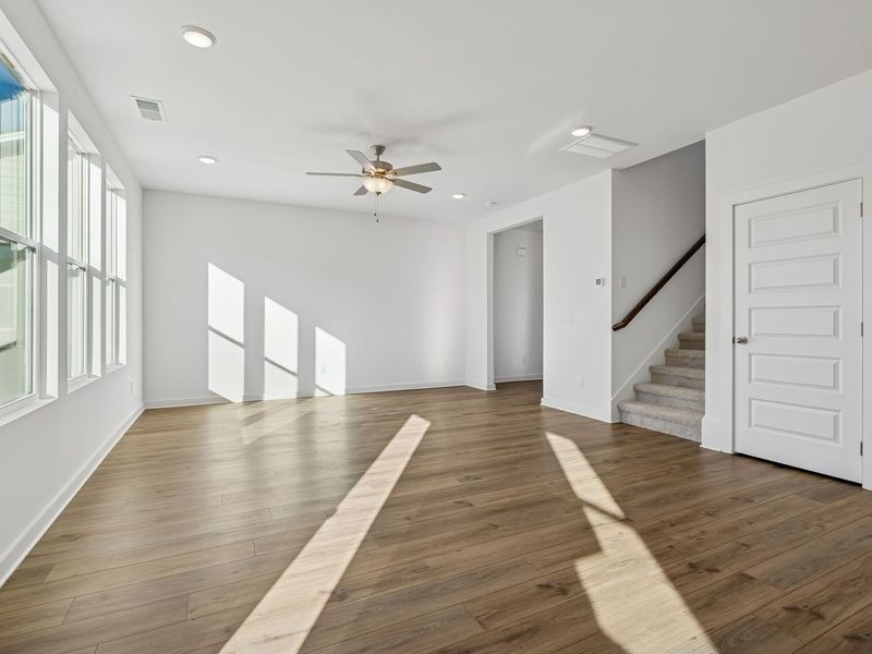 Spacious, unfurnished interior of a new home in Sage Farms, White House (Image 21).