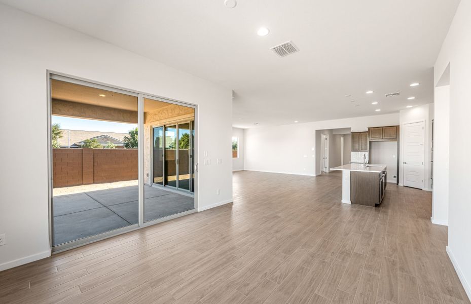 Spacious, unfurnished interior of a new home in Soleo, San Tan Valley (Image 29).