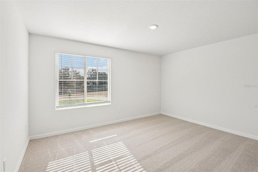 Spacious, unfurnished interior of a new home in Hilltop Vistas, Dade City (Image 34).