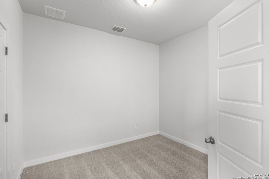 Spacious, unfurnished interior of a new home in Highland Ridge, New Braunfels (Image 10). Spacious, unfurnished interior of a new home in Highland Ridge, New Braunfels (Image 10).