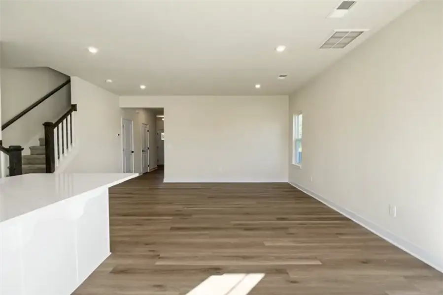 Spacious, unfurnished interior of a new home in Townes At Abner Creek, Greer (Image 9).
