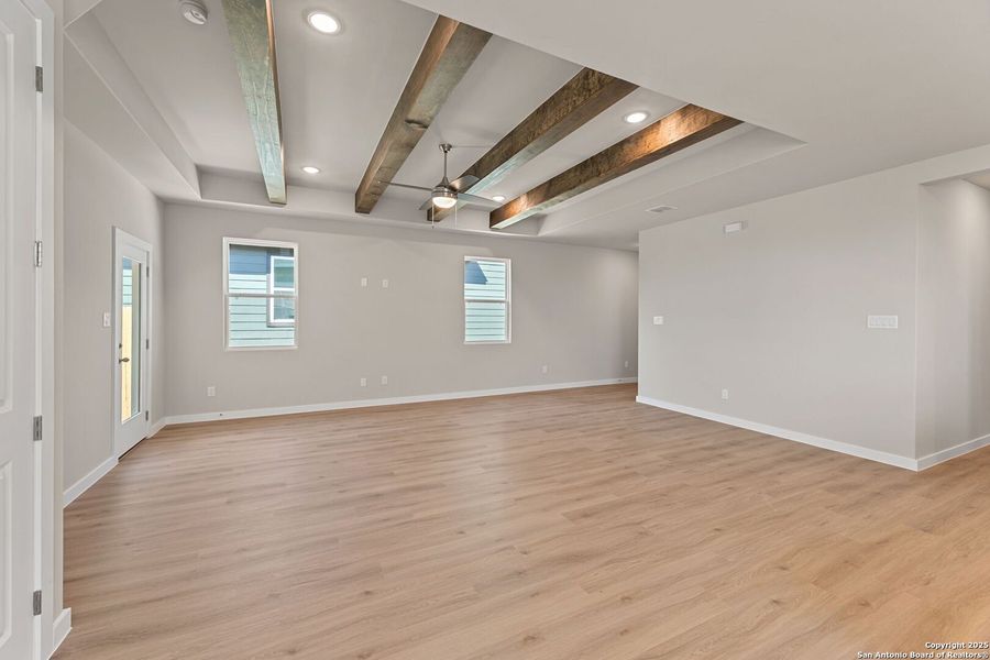 Spacious, unfurnished interior of a new home in Highland Ridge, New Braunfels (Image 11).