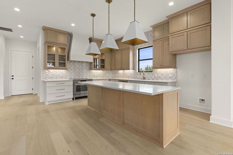 Furnished interior view inside a new home in , Boerne (Image 19).