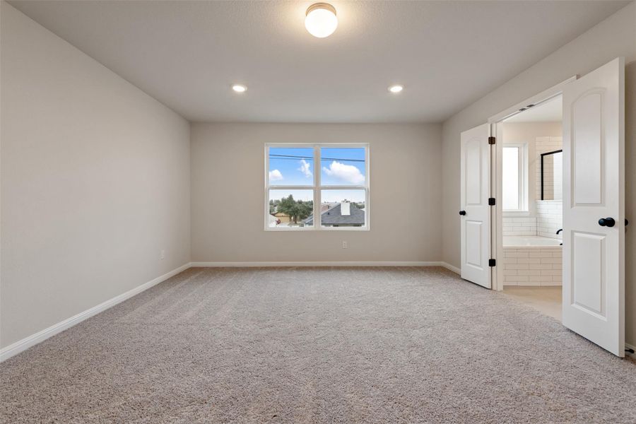 Spacious, unfurnished interior of a new home in Rolling Glen, Hutto (Image 20). Spacious, unfurnished interior of a new home in Rolling Glen, Hutto (Image 20).