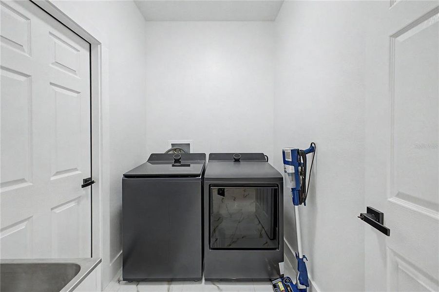 Furnished interior view inside a new home in , Weeki Wachee (Image 8).