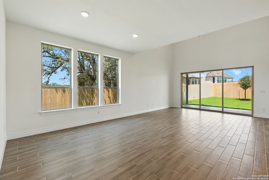 Spacious, unfurnished interior of a new home in Bison Ridge, San Antonio (Image 12). Spacious, unfurnished interior of a new home in Bison Ridge, San Antonio (Image 12).