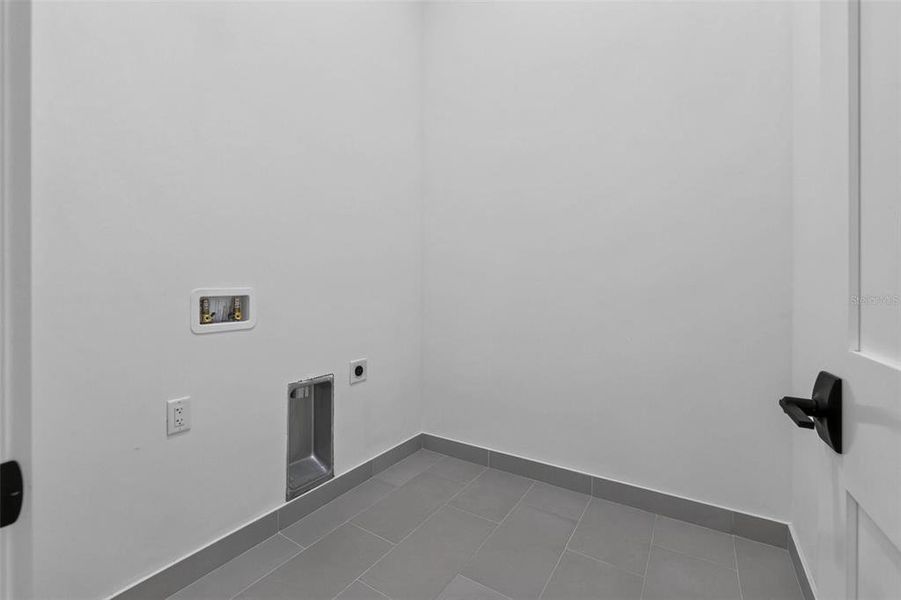 Spacious, unfurnished interior of a new home in , St. Petersburg (Image 18). Spacious, unfurnished interior of a new home in , St. Petersburg (Image 18).