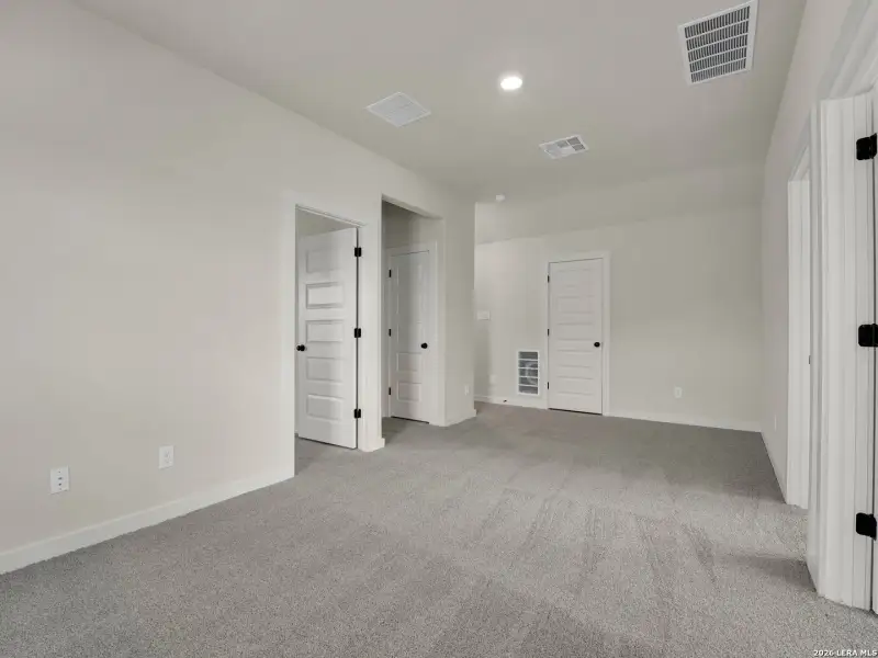 Spacious, unfurnished interior of a new home in Morgan Meadows, San Antonio (Image 21).