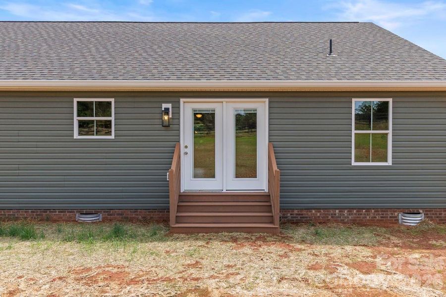 Exterior details and patio area of a home in , Lincolnton (Image 29).