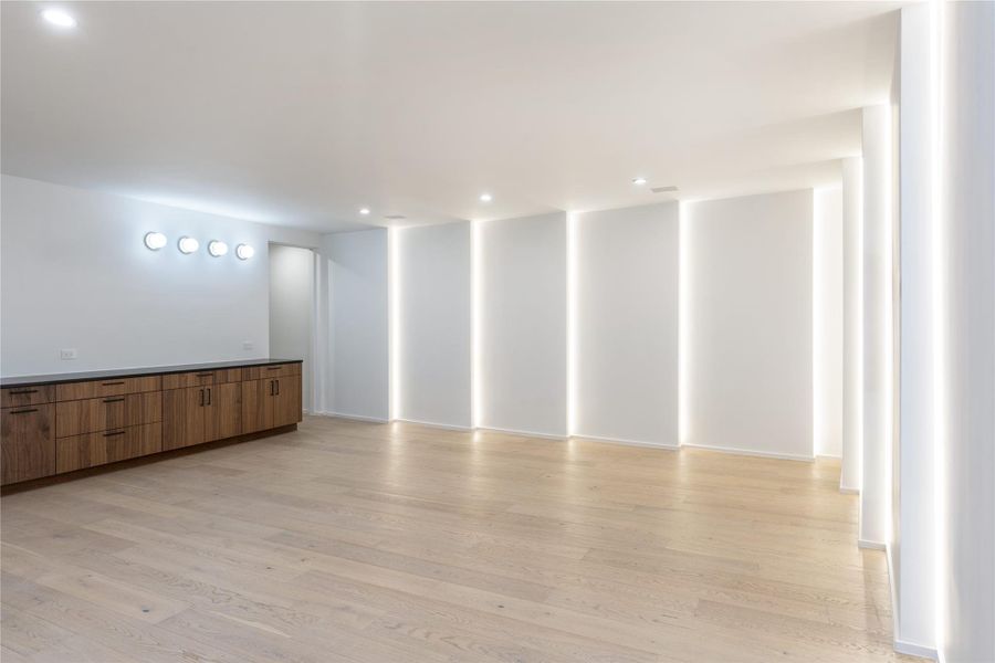 Spacious, unfurnished interior of a new home in , Austin (Image 18).