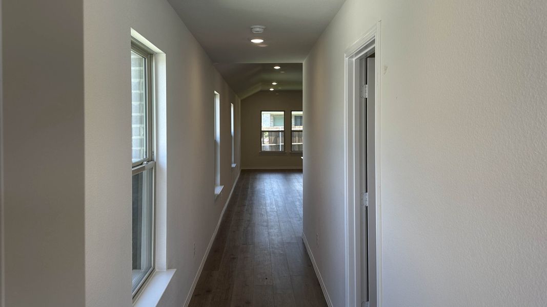 Spacious, unfurnished interior of a new home in Cartwright Ranch, Crandall (Image 9).