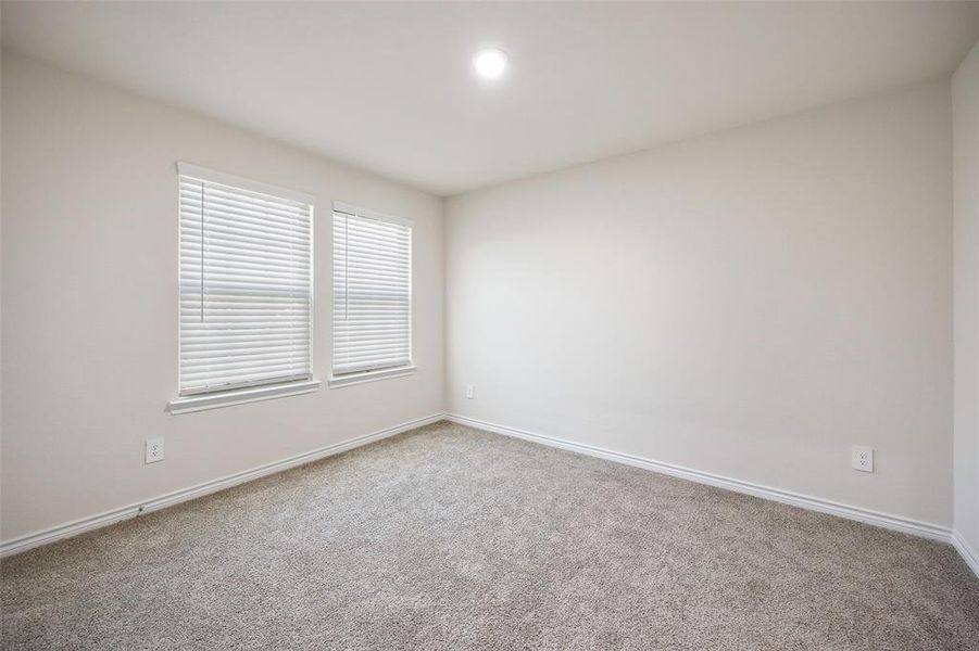 Spacious, unfurnished interior of a new home in Silverado, Aubrey (Image 18).