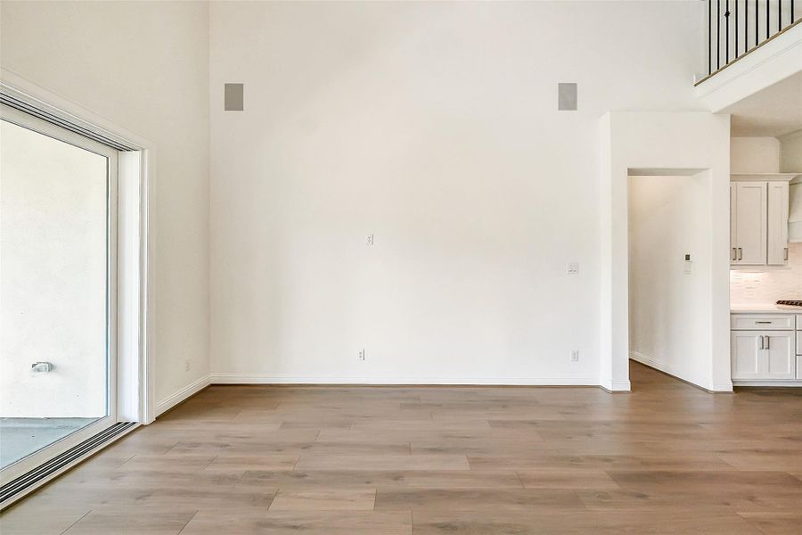 Spacious, unfurnished interior of a new home in Sienna 65', Missouri City (Image 20).