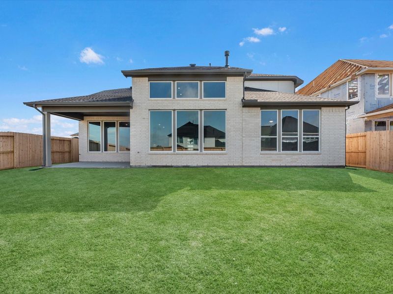 Exterior details and patio area of a home in Pecan Ridge, Fulshear (Image 3).
