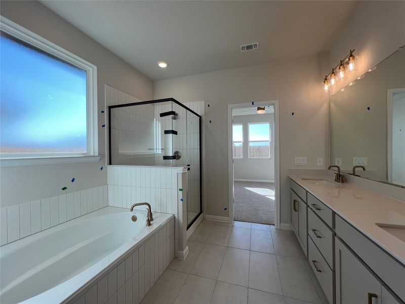 Furnished interior view inside a new home in Rolling Glen, Hutto (Image 11).