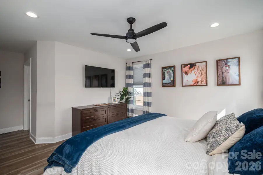 Furnished interior view inside a new home in , Lincolnton (Image 7).