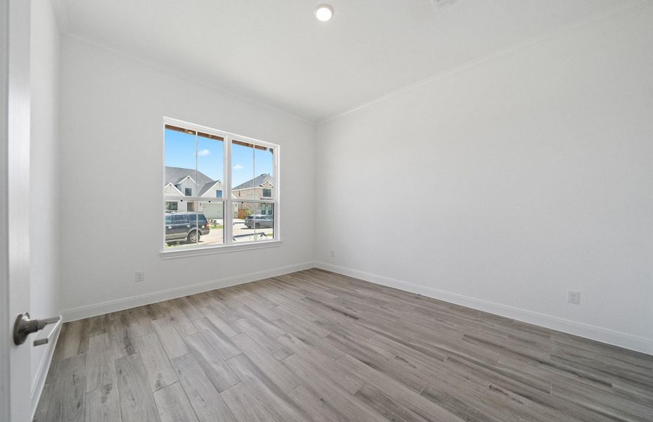 MODEL HOME images may NOT be consistent with the finished product.