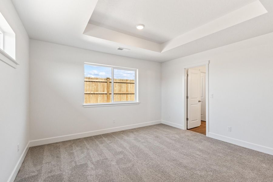 Spacious, unfurnished interior of a new home in IronHorse, Prineville (Image 20). Spacious, unfurnished interior of a new home in IronHorse, Prineville (Image 20).