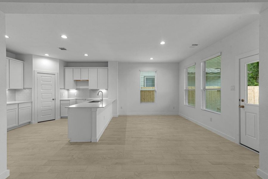 Spacious, unfurnished interior of a new home in Cypresswood Landing, Humble (Image 15).