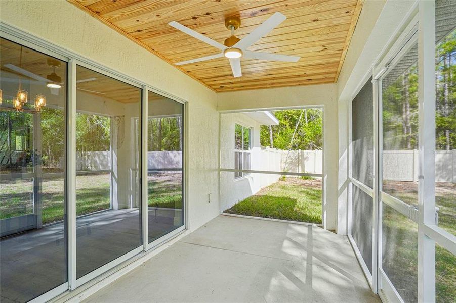 Exterior details and patio area of a home in , Citrus Springs (Image 3).
