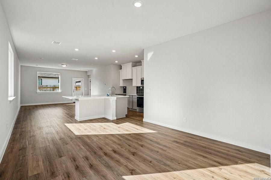 Spacious, unfurnished interior of a new home in , New Braunfels (Image 34). Spacious, unfurnished interior of a new home in , New Braunfels (Image 34).