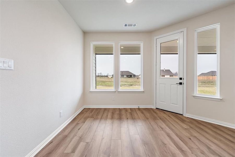 Spacious, unfurnished interior of a new home in Oak Valley, Oak Ridge (Image 33).