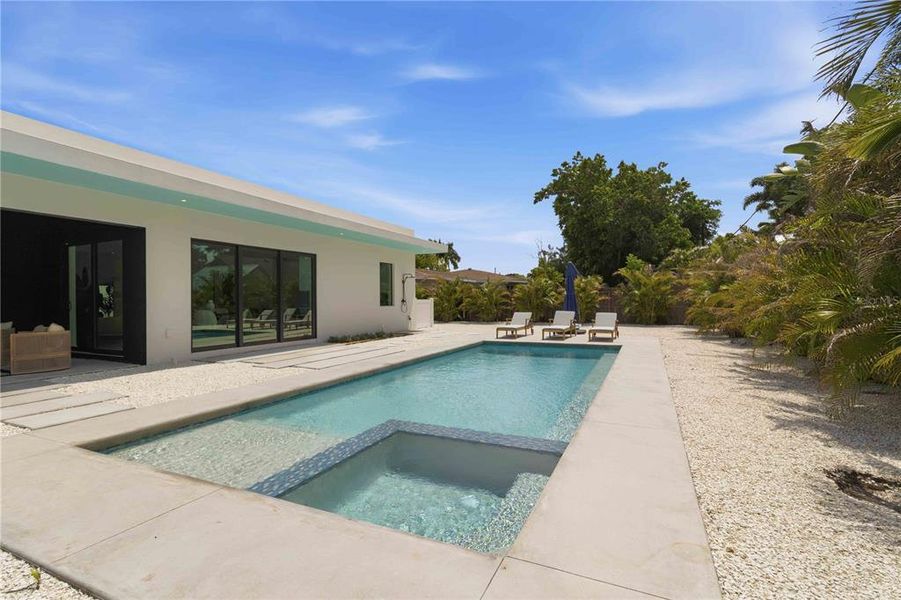 Exterior details and patio area of a home in , Sarasota (Image 21).
