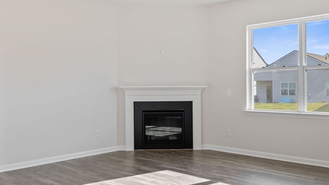 Spacious, unfurnished interior of a new home in Durbin Meadows Traditions, Fountain Inn (Image 18).