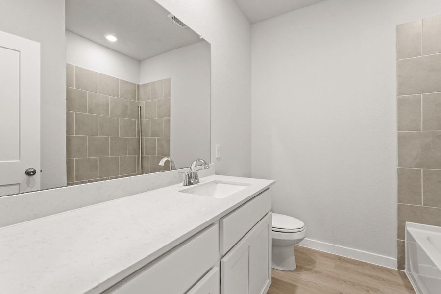 Furnished interior view inside a new home in Magnolia Springs, Montgomery (Image 10).