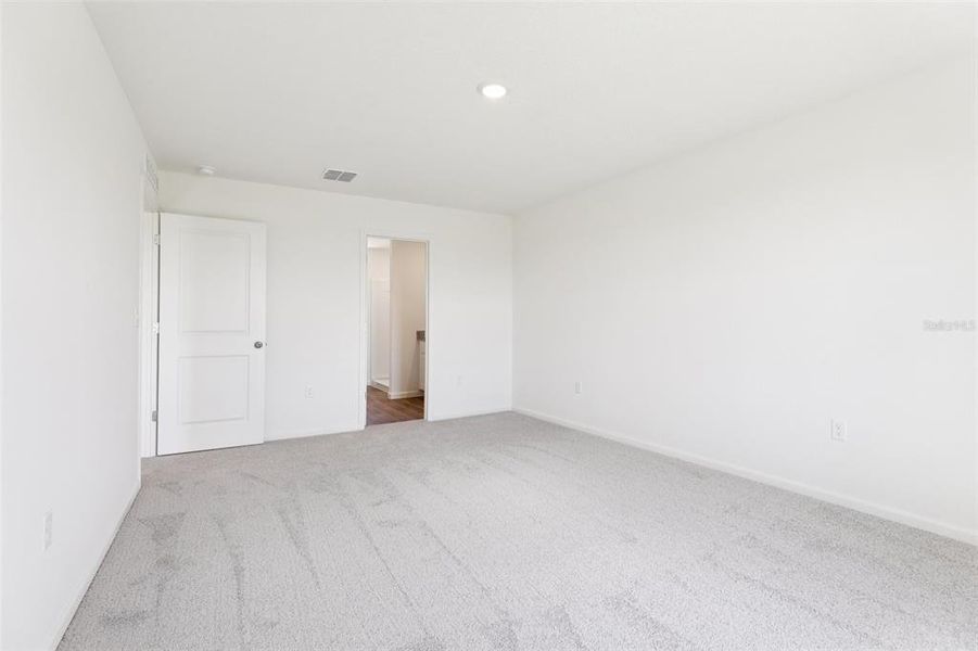 Spacious, unfurnished interior of a new home in The Grove at Scenic Terrace, Lake Hamilton (Image 37).