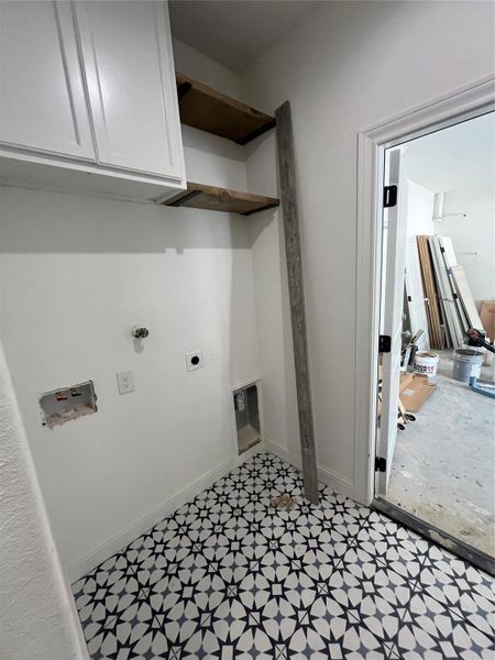 Spacious, unfurnished interior of a new home in , Conroe (Image 11).