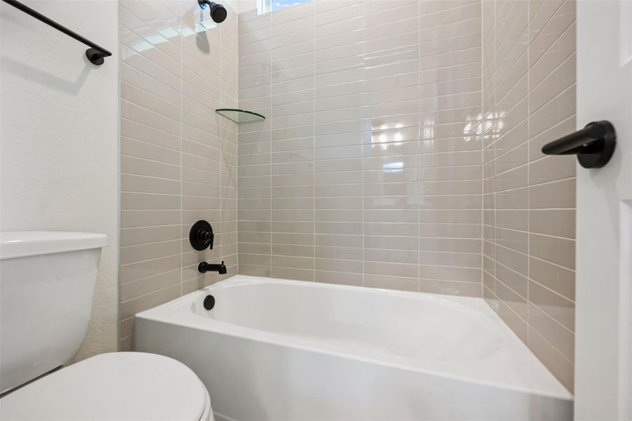 Furnished interior view inside a new home in La Cima, San Marcos (Image 10).