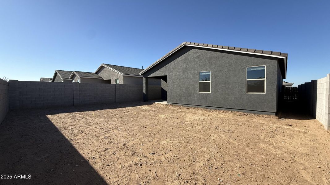 022 - Rear Elevation - Large Backyard 022 - Rear Elevation - Large Backyard