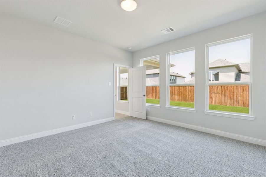 Spacious, unfurnished interior of a new home in Venetian, Weston (Image 22).