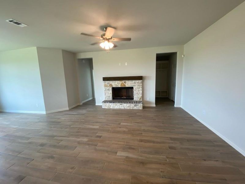 Spacious, unfurnished interior of a new home in Clear Sky Addition, Valley View (Image 14). Spacious, unfurnished interior of a new home in Clear Sky Addition, Valley View (Image 14).